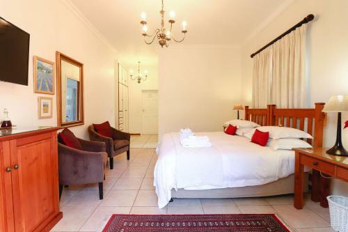 Hostal A Tuscan Villa Guest House