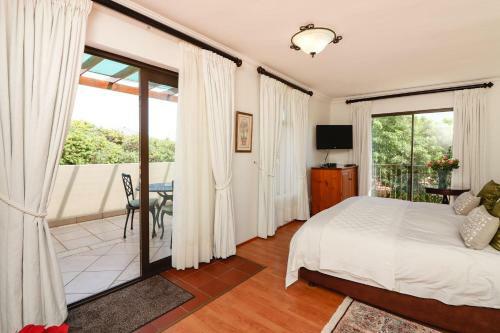 Hostal A Tuscan Villa Guest House