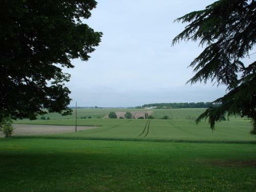 Beautiful Villa In Cussay With Swimming Pool