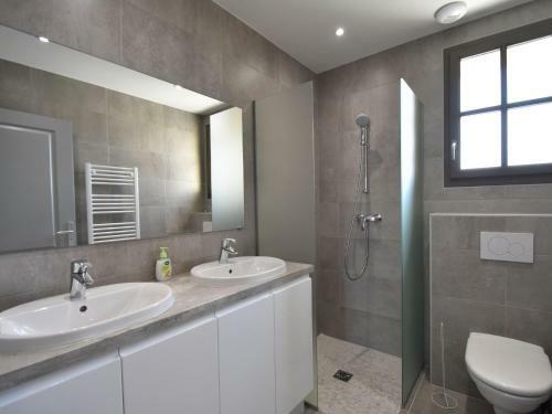 Luxurious Villa In Uzes With Private Swimming Pool