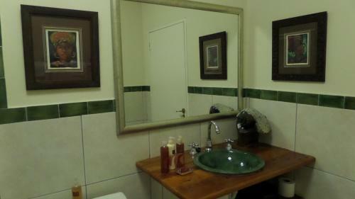 Hostal Moonglow Guesthouse