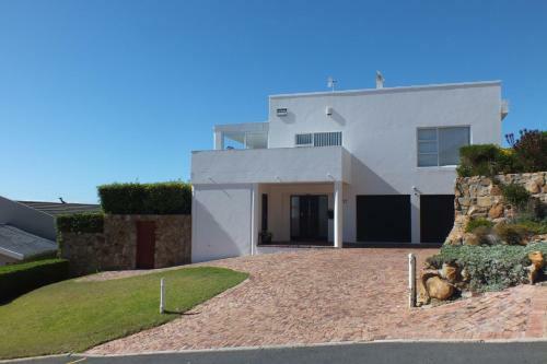 Hostal Penguinden Accommodation And Apartments