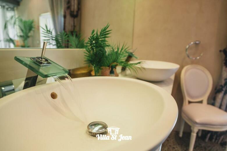 Hostal Villa Saint Jean