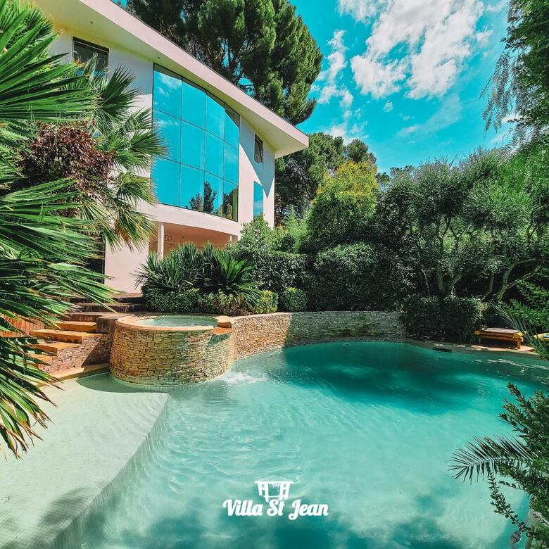 Hostal Villa Saint Jean