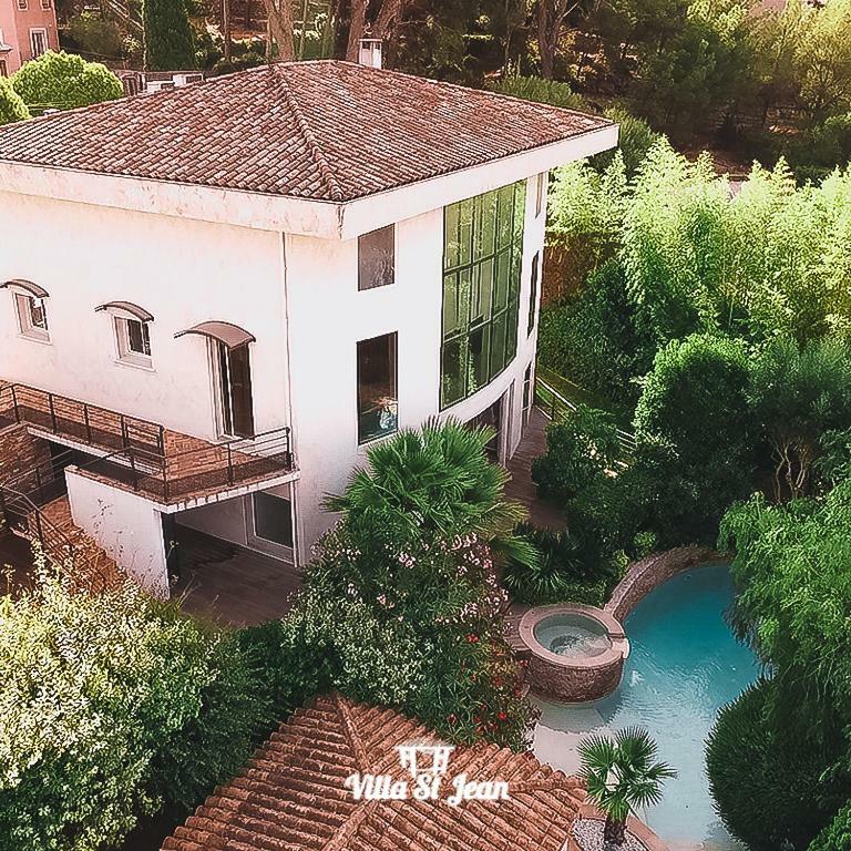 Hostal Villa Saint Jean