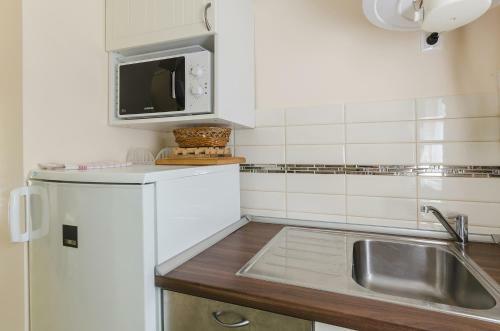 Kenese Gy�ngye Apartmanh�z