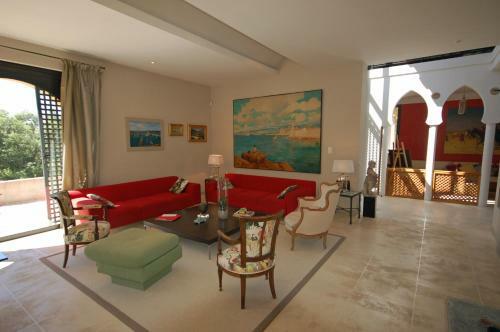 Le Tholonet Villa Sleeps 8 Pool Air Con Wifi