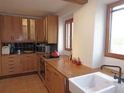 Luxurious Villa In Cazaubon With Swimming Pool
