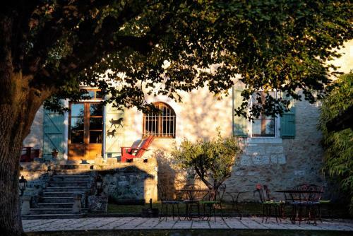G�tes Les Deux Abbesses En Vert