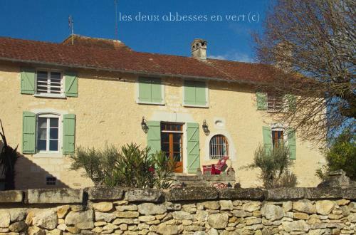 G�tes Les Deux Abbesses En Vert