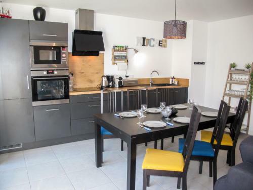 Apartment Les Patios De Flore