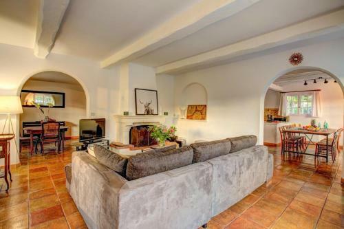 Peymeinade Villa Sleeps 14 Pool Wifi