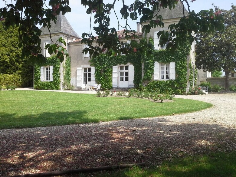 Bed & Breakfast Le Logis De Ruelle