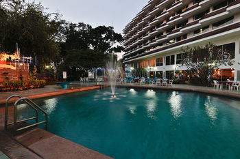 Charoen Hotel