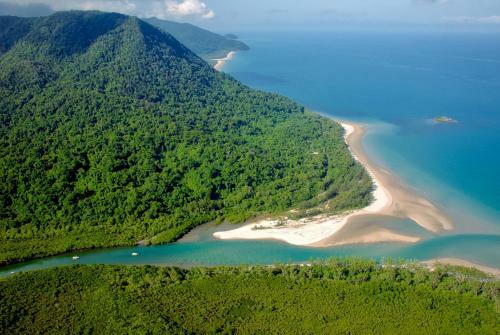 Thornton Beach Bungalows Daintree