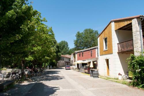 Camping L'ilot Du Chail