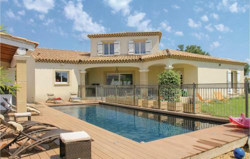 Five-bedroom Holiday Home In Sorgues