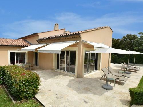 Luxury Holiday Home In Vezenobres With Private Pool