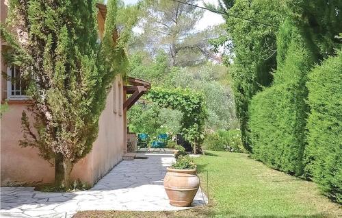 Three-bedroom Holiday Home In Tourrettes