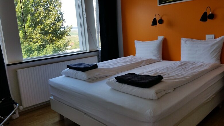 Hostal Laugar Guesthouse