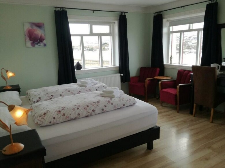 Hostal Guesthouse Storu-laugar
