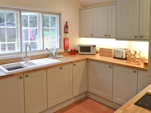 1 Tanhurst Cottage