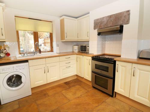 Hurst Cottage, Stoke-on-trent