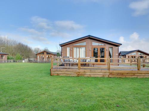 Lodge Cackle Hill Lakes