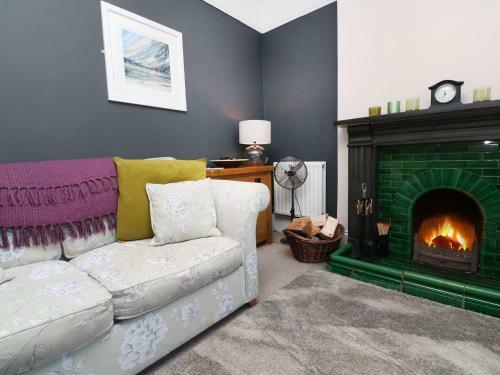 2 Emma Place, Bodmin