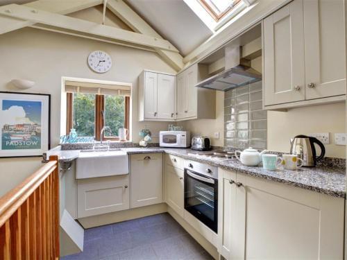 Pleasant Holiday Home In Dunmere With Garden