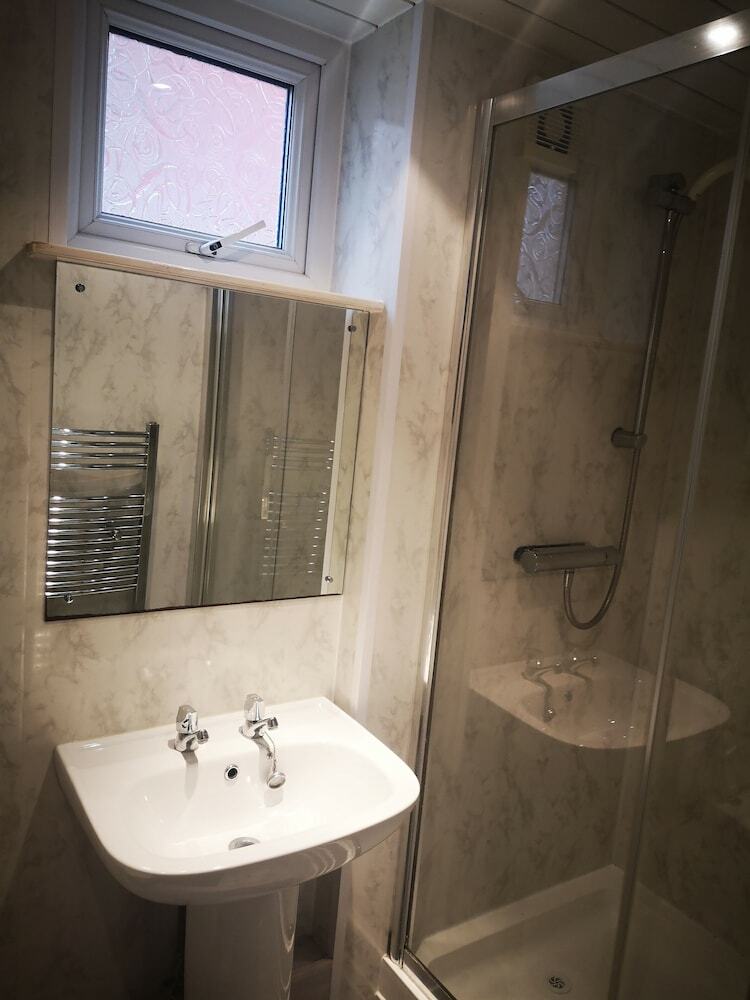 Lynbar Hotel