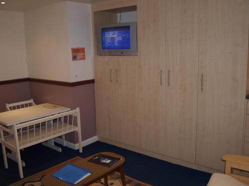 Lynton Apartments