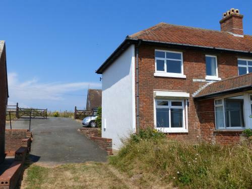 7 Coastguard Cottages