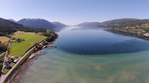 Hotel Eidsv�g Fjordhotell