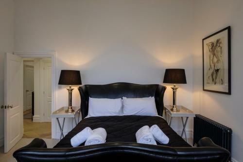 Luxurious Royal York Crescent Apartment