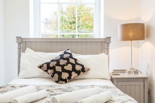 Luxurious Royal York Crescent Apartment