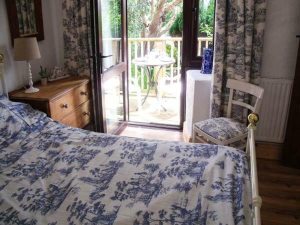 Honeysuckle Cottage, Bude