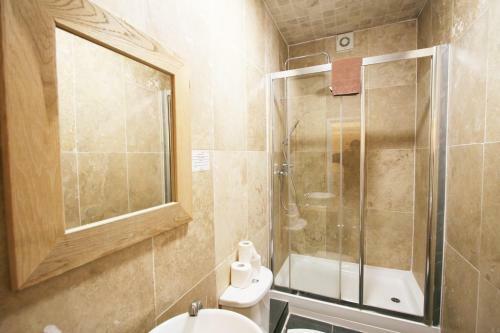Hotel Central Studios Gloucester Place By Roomsbooked