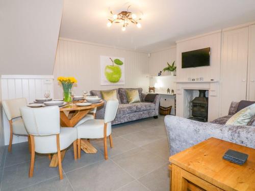 Apple Barn, Crantock