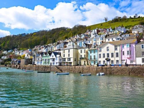 Modern Apartment In Dartmouth Devon Near Sea