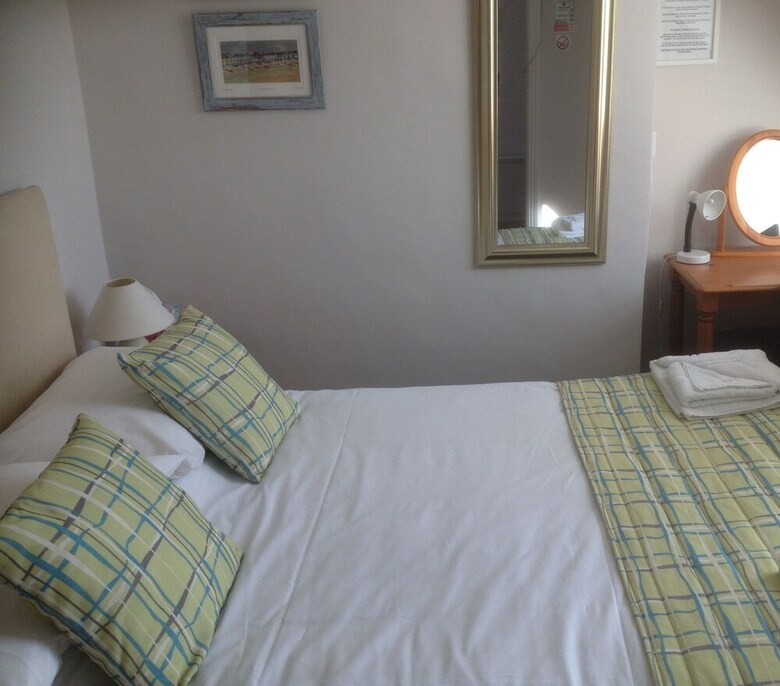 By The Sea Bed And Breakfast