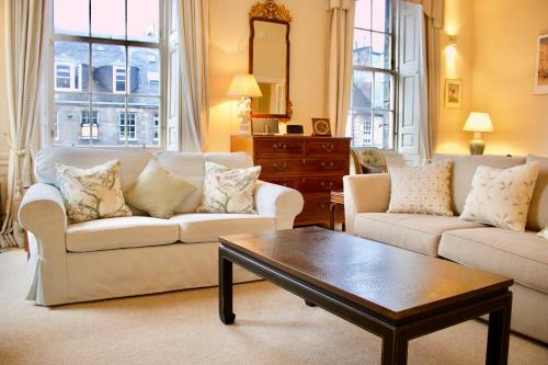 Jamaica Street Apartment