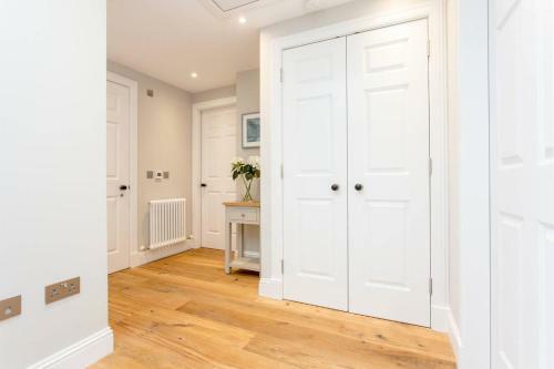 Altido Quiet City Centre Spacious Apartment