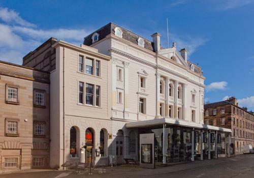 The Edinburgh Address - Castle View Apartment