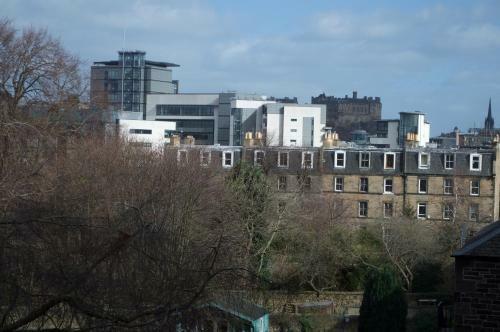 2 Bedroom Apartment With Castle Views Sleeps 3