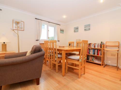 60 Pendra Loweth, Falmouth