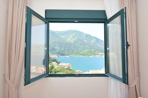 Hostal Rooms Dobrotski Dvori