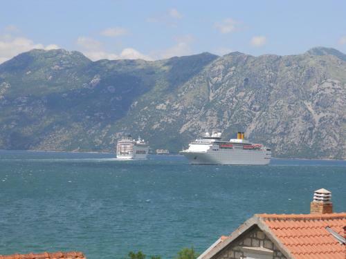 Hostal Rooms Dobrotski Dvori