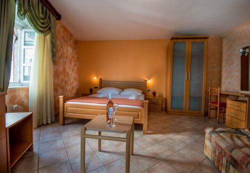 Hotel Rendez Vous
