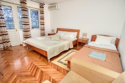 Apartments Ivanovi?